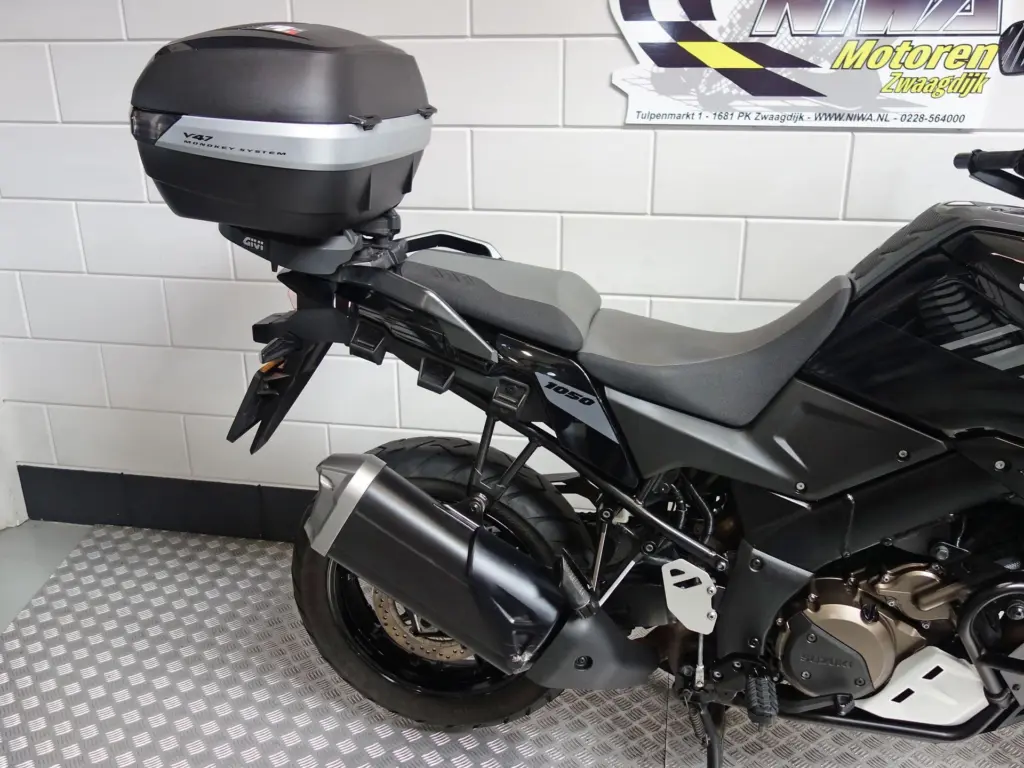 Gebruikte Suzuki V-Strom tour met 1037cc motor uit 2021 bij NIWA Motoren