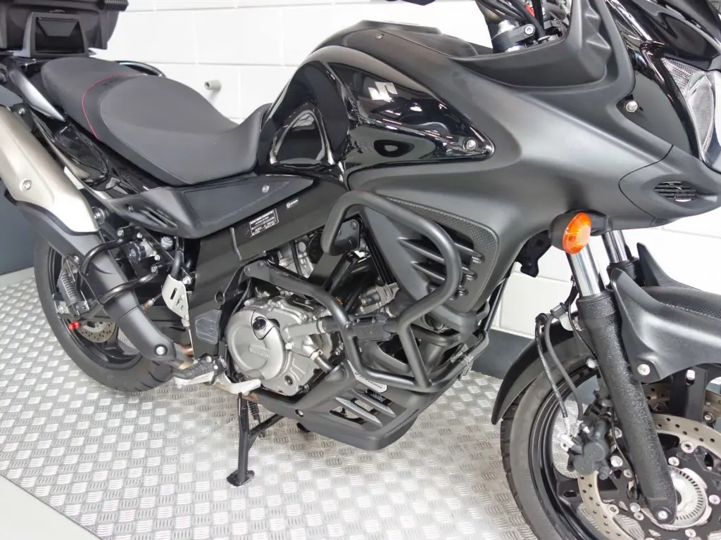 Gebruikte Suzuki V-Strom all-road met 645cc motor uit 2011 bij NIWA Motoren