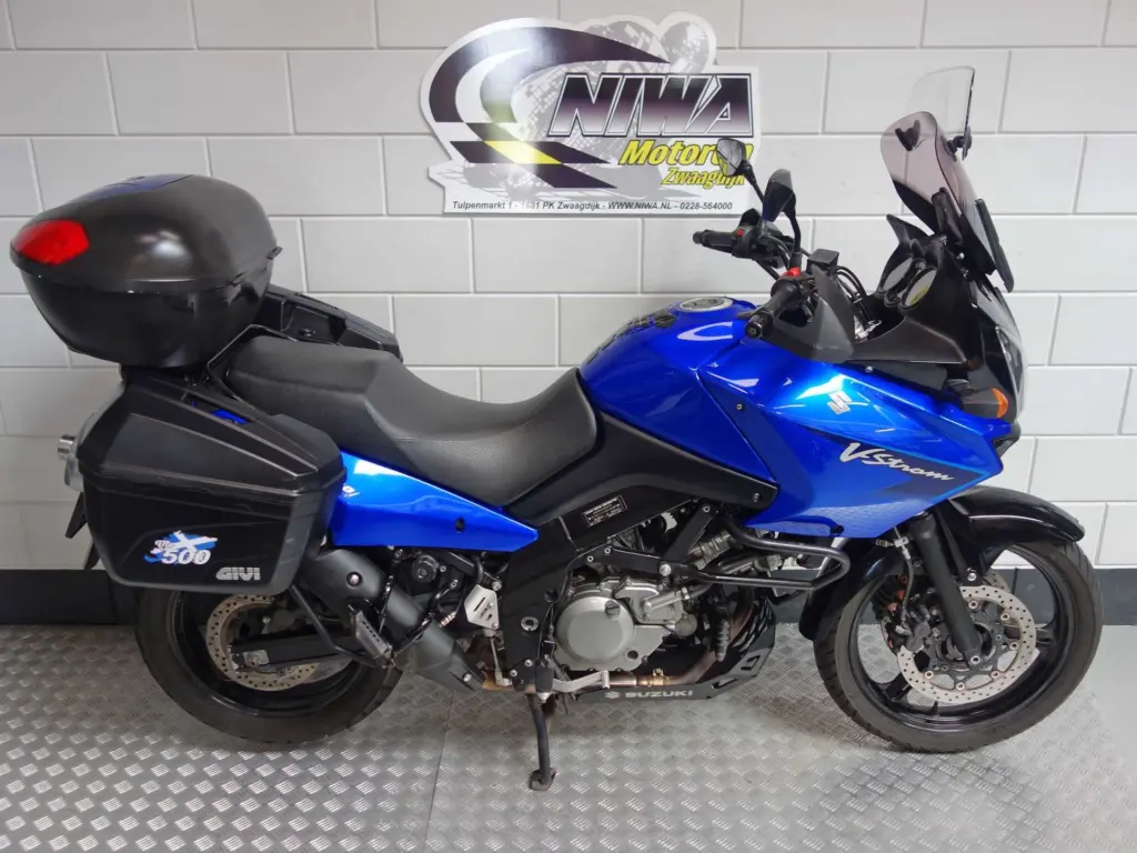 Gebruikte Suzuki V-Strom tour met 645cc motor uit 2009 bij NIWA Motoren