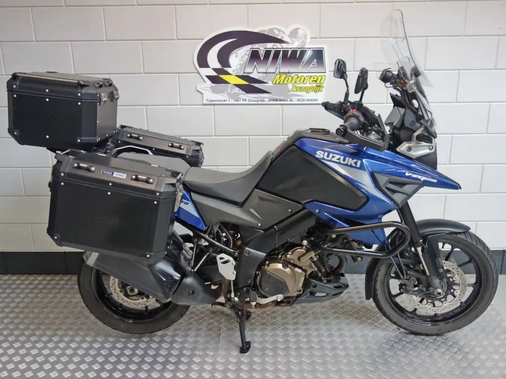 Gebruikte Suzuki V-Strom tour met 1037cc motor uit 2023 bij NIWA Motoren