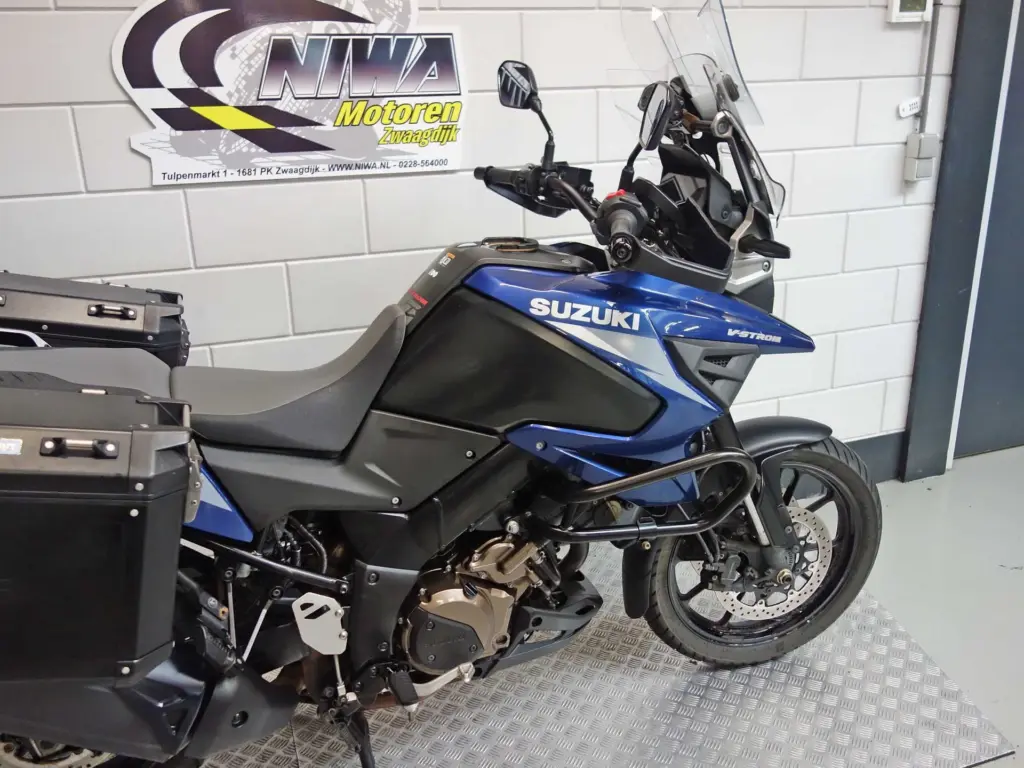Gebruikte Suzuki V-Strom tour met 1037cc motor uit 2023 bij NIWA Motoren