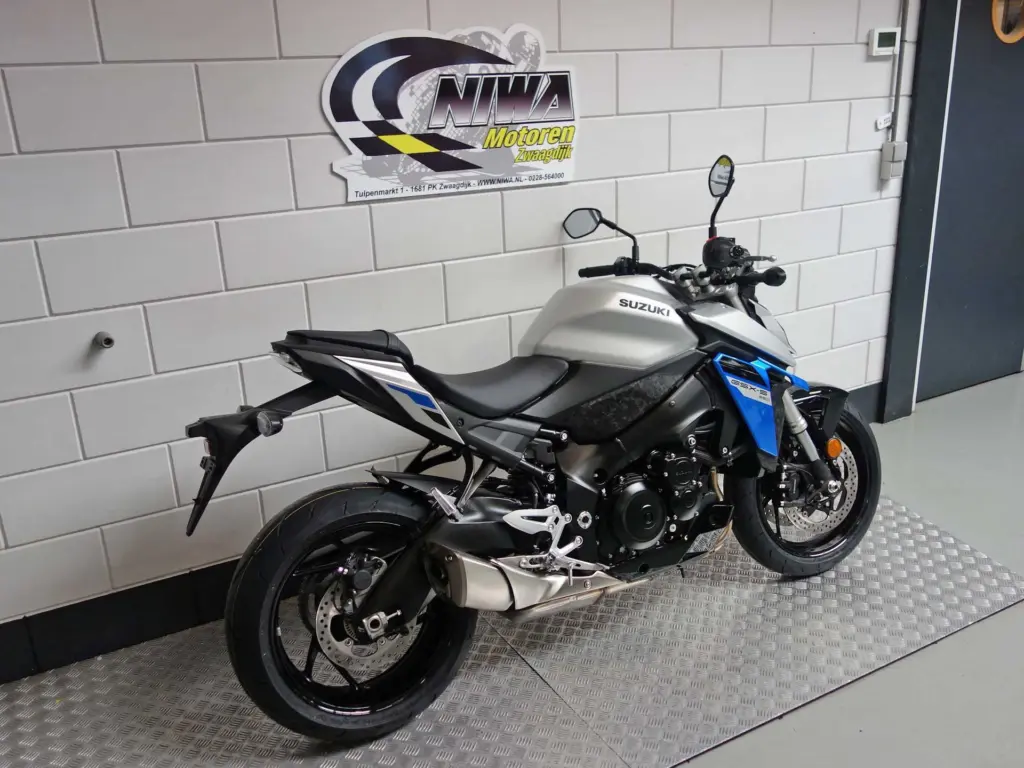Gebruikte Suzuki GSX naked bike met 999cc motor uit 2026 bij NIWA Motoren