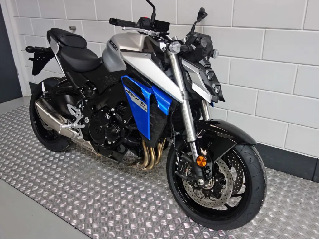 Gebruikte Suzuki GSX naked bike met 999cc motor uit 2026 bij NIWA Motoren