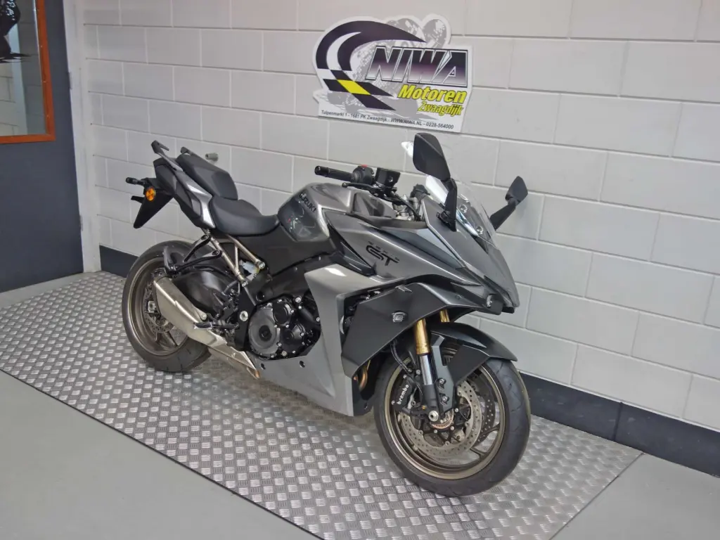 Nieuwe Suzuki GSX tour met 999cc motor uit 2026 bij NIWA Motoren