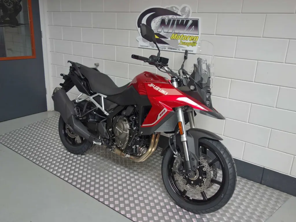 Nieuwe Suzuki V-Strom tour met 776cc motor uit 2025 bij NIWA Motoren