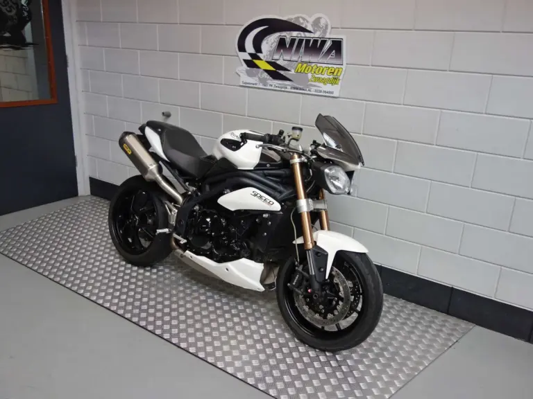 Triumph Speed Triple bij NIWA Motoren