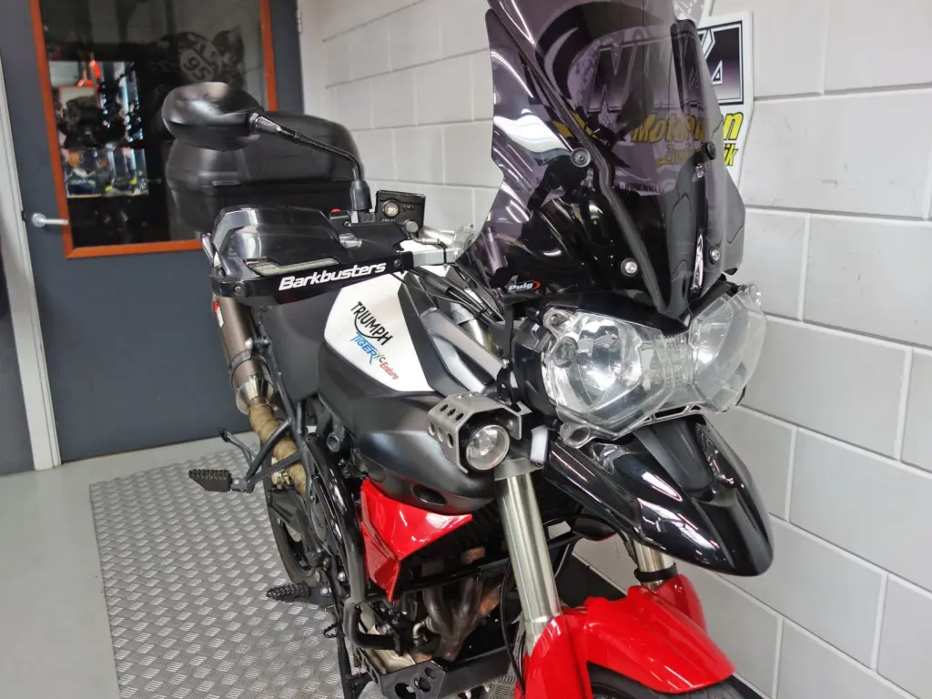 Gebruikte Triumph Tiger all-road met 800cc motor uit 2012 bij NIWA Motoren