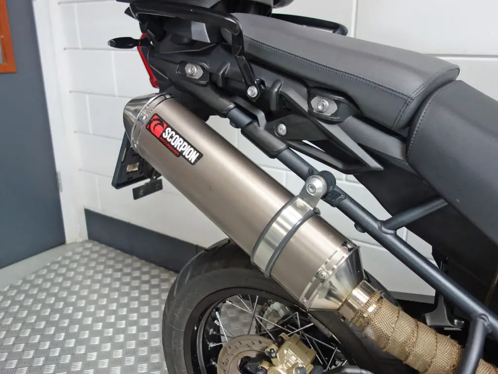 Gebruikte Triumph Tiger all-road met 800cc motor uit 2012 bij NIWA Motoren