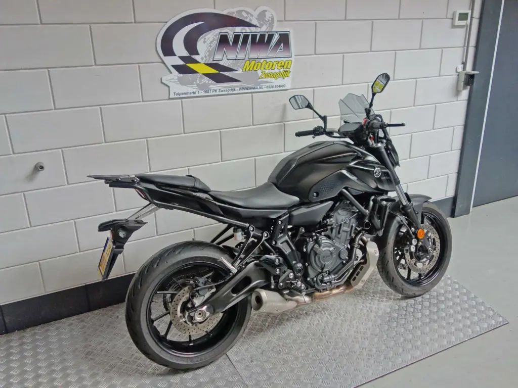 Gebruikte Yamaha MT 07 naked bike met 689cc motor uit 2022 bij NIWA Motoren