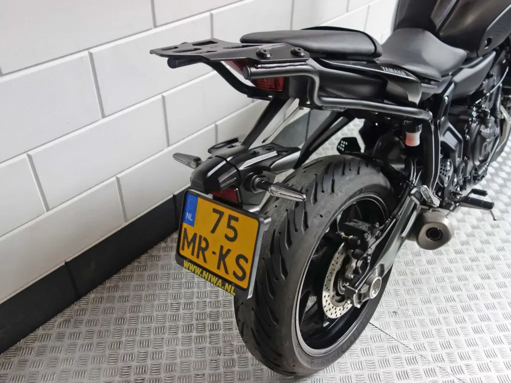 Gebruikte Yamaha MT 07 naked bike met 689cc motor uit 2022 bij NIWA Motoren