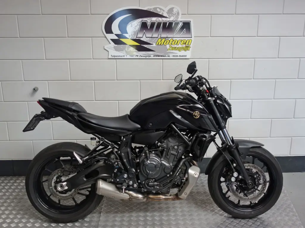 Gebruikte Yamaha MT 07 naked bike met 689cc motor uit 2021 bij NIWA Motoren