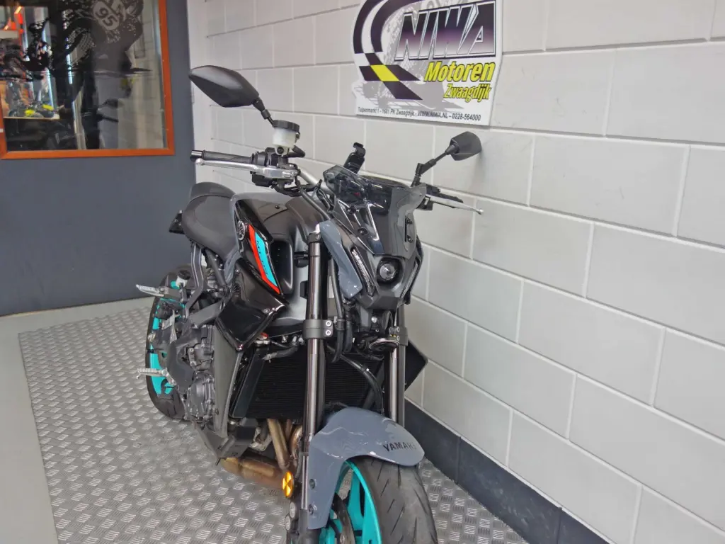 Gebruikte Yamaha MT 09 naked bike met 890cc motor uit 2023 bij NIWA Motoren