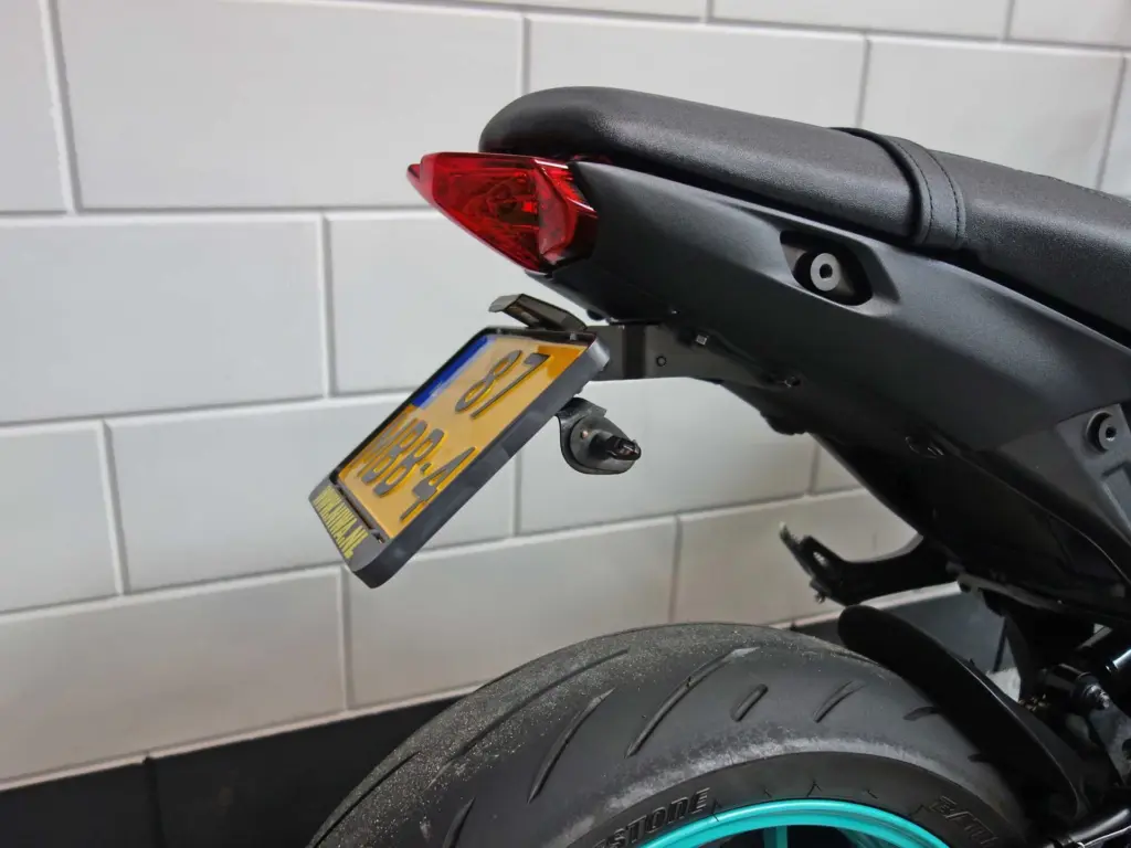 Gebruikte Yamaha MT 09 naked bike met 890cc motor uit 2023 bij NIWA Motoren