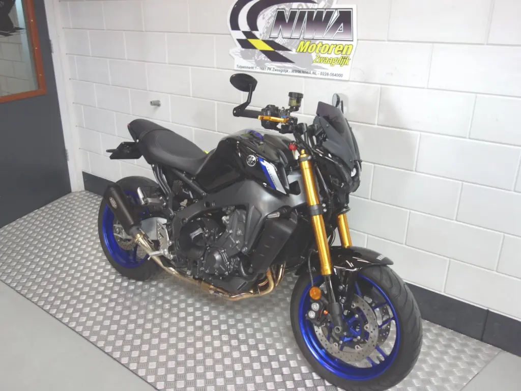 Gebruikte Yamaha MT 09 naked bike met 890cc motor uit 2021 bij NIWA Motoren