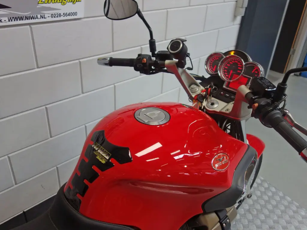 Gebruikte Moto Guzzi Breva tour met 1064cc motor uit 2007 bij NIWA Motoren