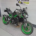 Gebruikte Kawasaki Z900 naked bike met 948cc motor uit 2024 bij NIWA Motoren