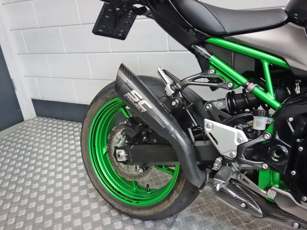 Gebruikte Kawasaki Z900 tour met 948cc motor uit 2024 bij NIWA Motoren