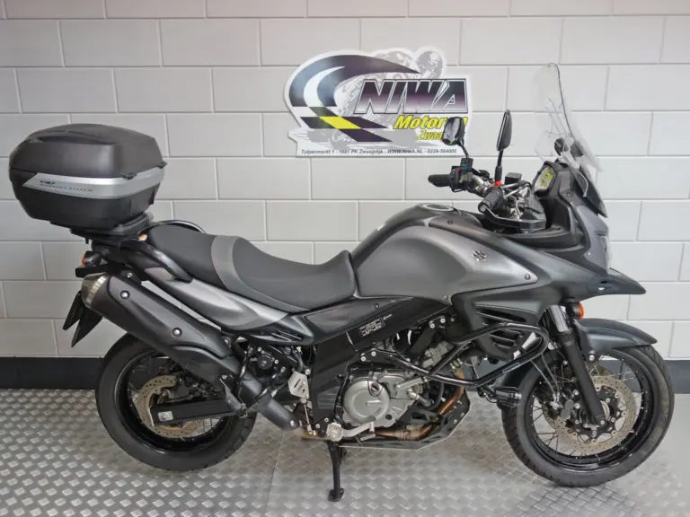 Gebruikte Suzuki V-Strom all-road met 645cc motor uit 2015 bij NIWA Motoren