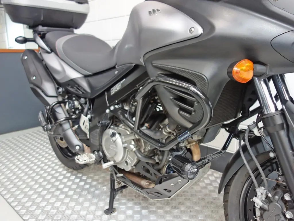 Gebruikte Suzuki V-Strom all-road met 645cc motor uit 2015 bij NIWA Motoren