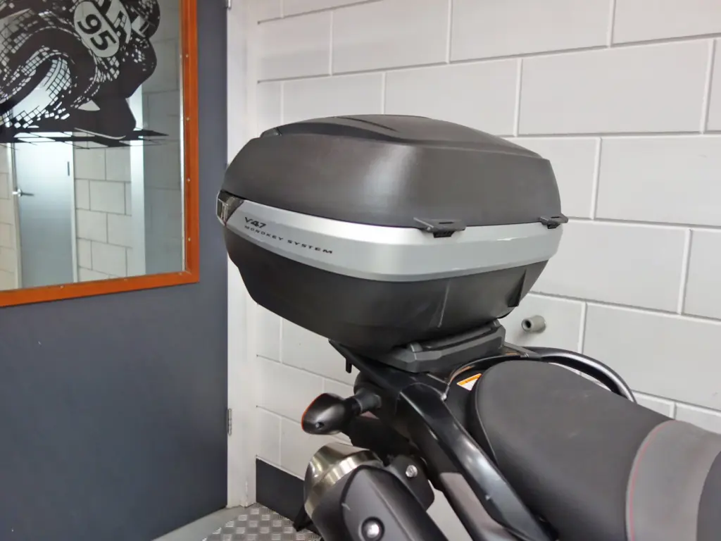 Gebruikte Suzuki V-Strom all-road met 645cc motor uit 2015 bij NIWA Motoren