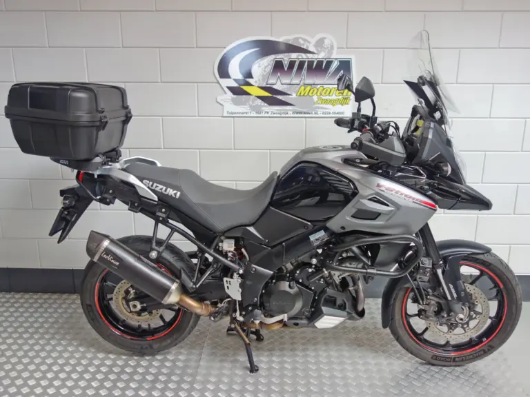 Gebruikte Suzuki V-Strom all-road met 645cc motor uit 2015 bij NIWA Motoren