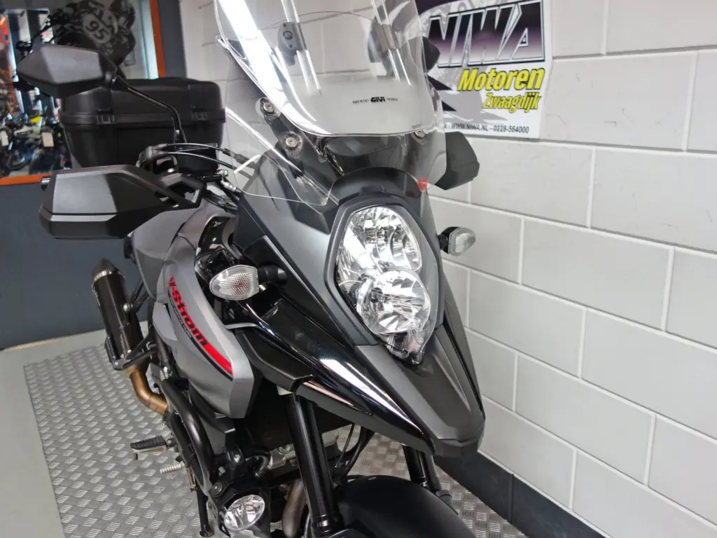 Gebruikte Suzuki V-Strom all-road met 1037cc motor uit 2019 bij NIWA Motoren