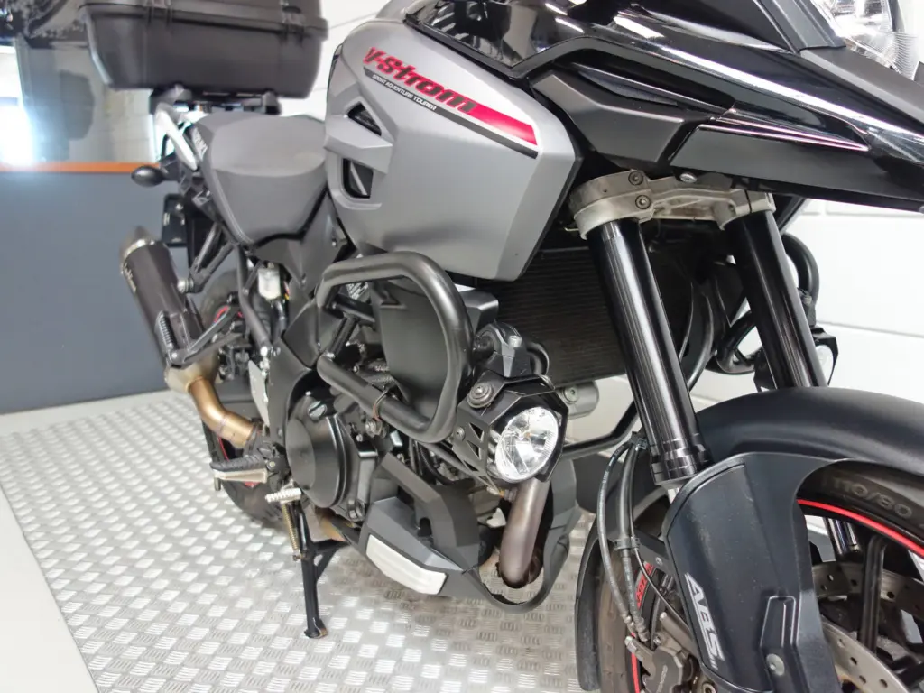 Gebruikte Suzuki V-Strom all-road met 1037cc motor uit 2019 bij NIWA Motoren