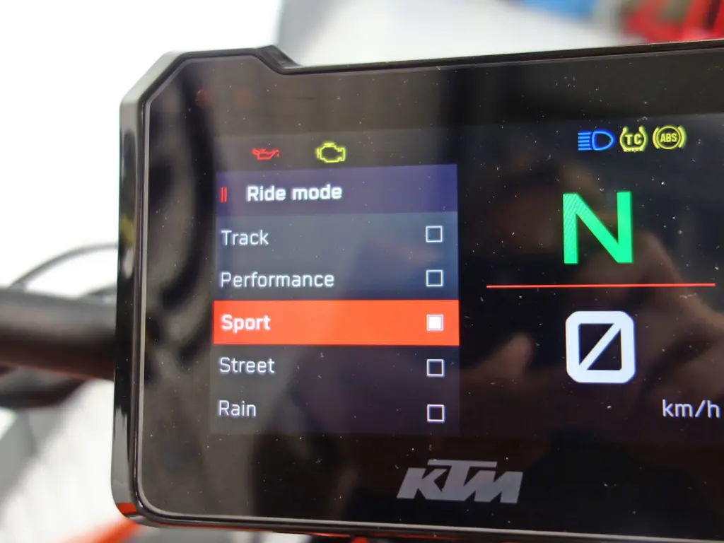 Gebruikte KTM 1290 Tour tour met 1301cc motor uit 2024 bij NIWA Motoren