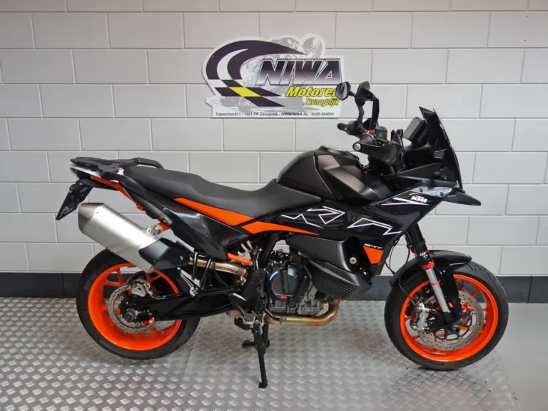 KTM 890 SMT bij NIWA Motoren