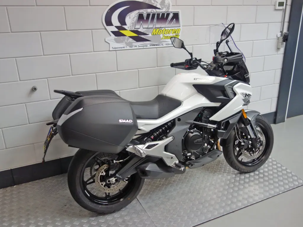 Gebruikte CFMOTO 700 MT all-road met 693cc motor uit 2025 bij NIWA Motoren