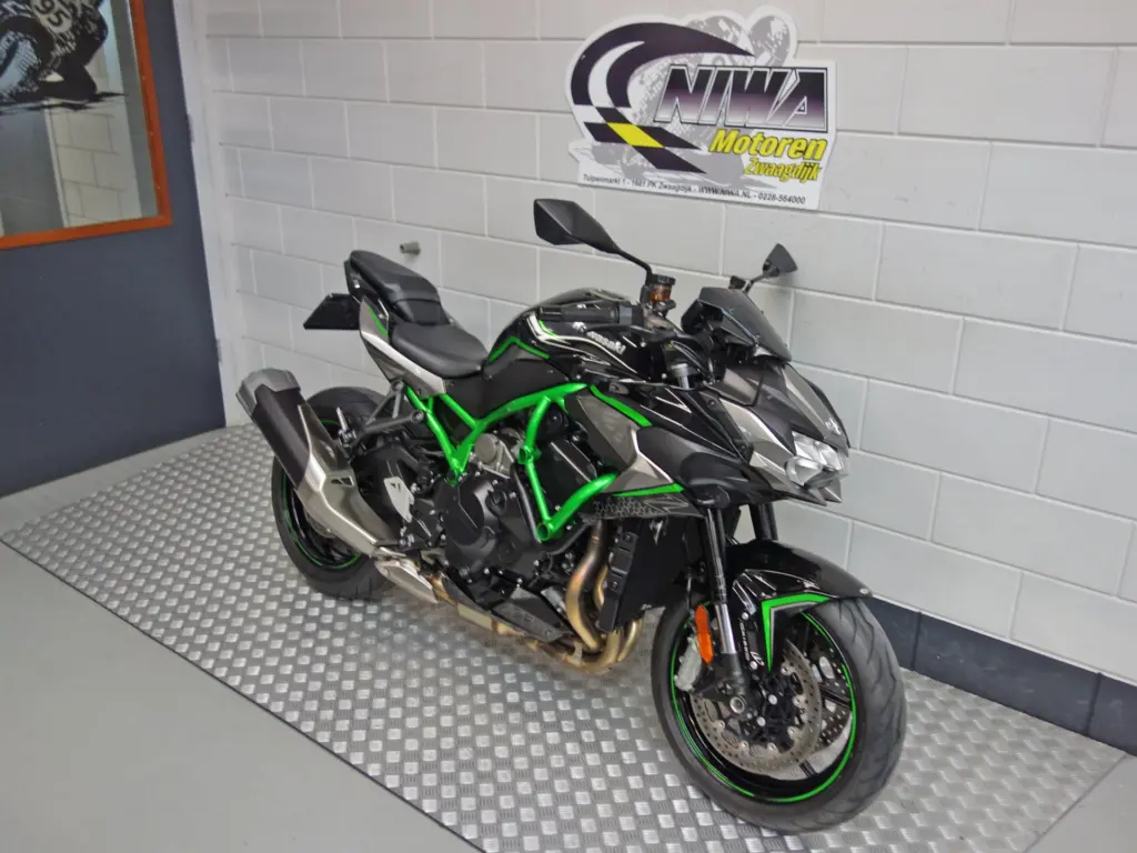 Gebruikte Kawasaki Z H2 tour met 998cc motor uit 2021 bij NIWA Motoren