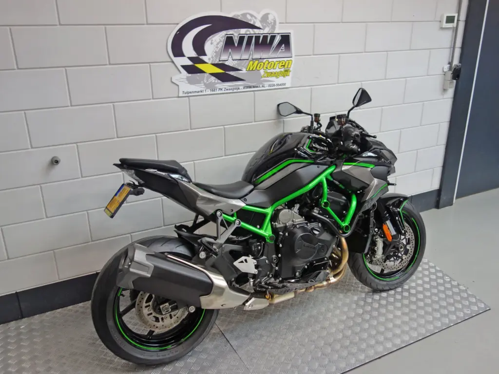 Gebruikte Kawasaki Z H2 tour met 998cc motor uit 2021 bij NIWA Motoren