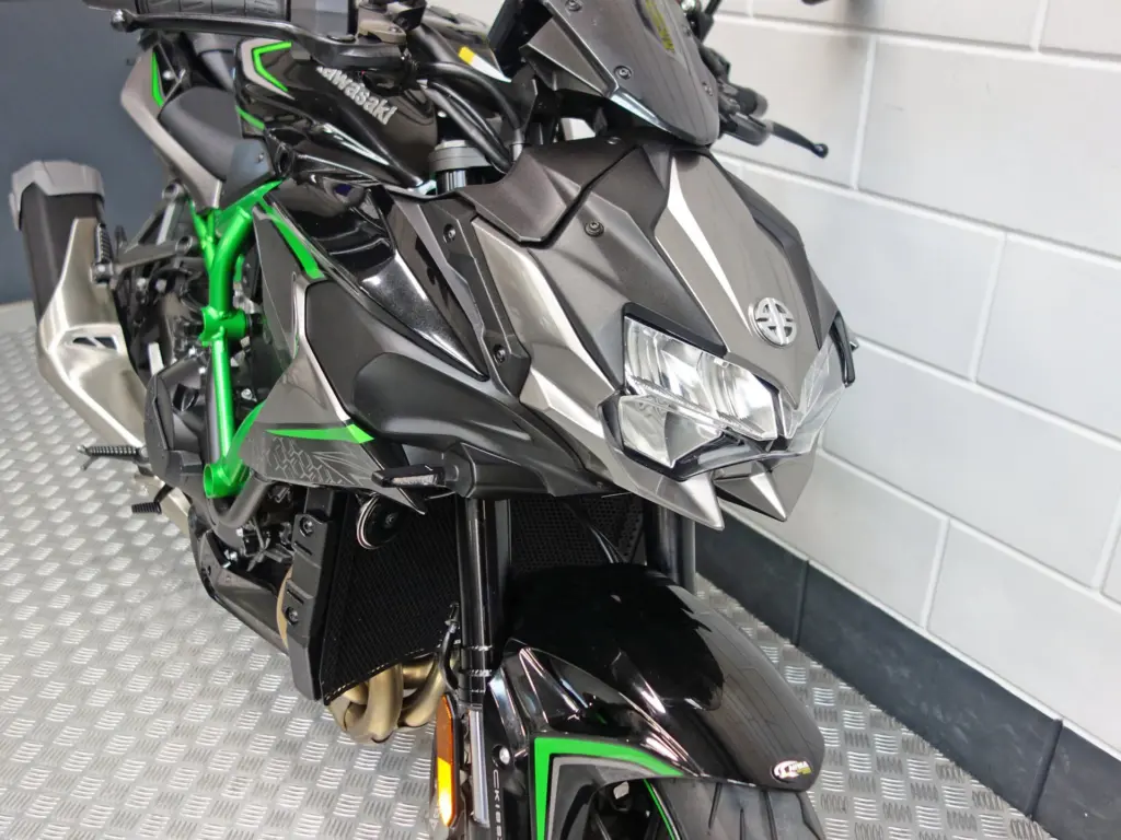 Gebruikte Kawasaki Z H2 tour met 998cc motor uit 2021 bij NIWA Motoren