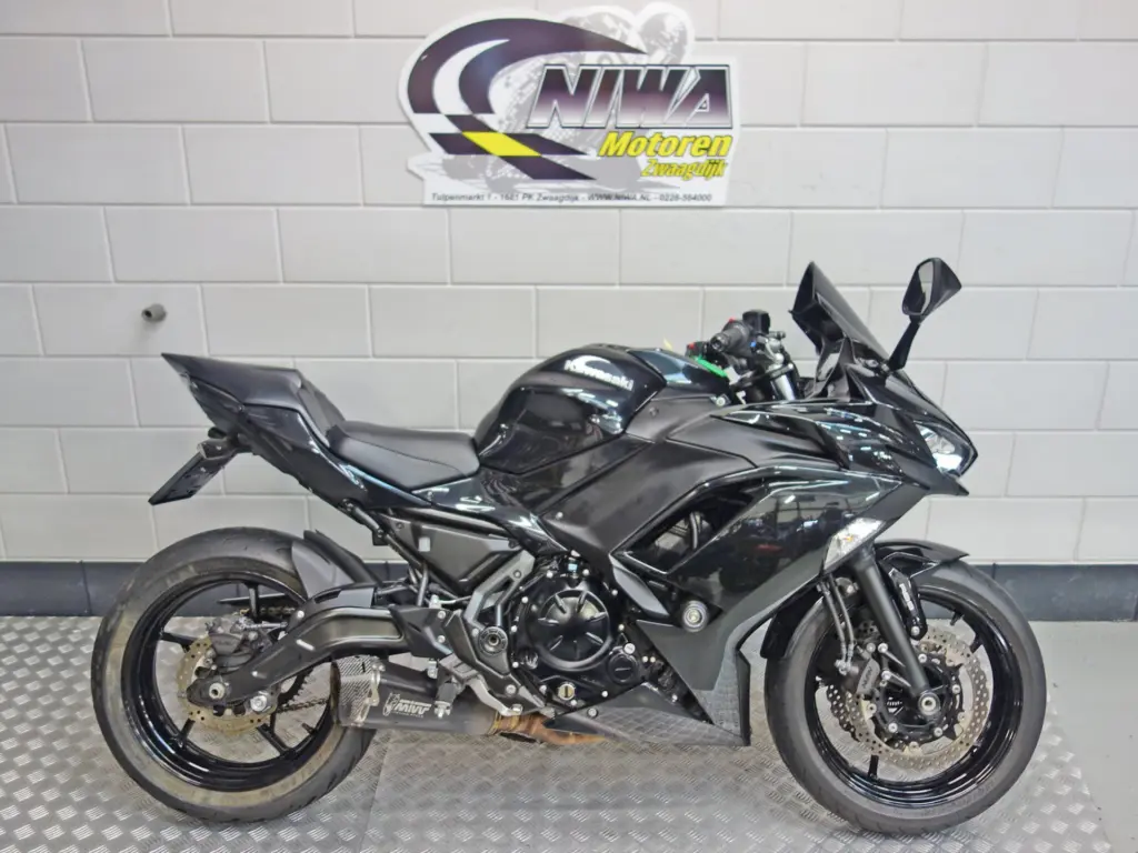 Gebruikte Kawasaki Ninja 650 sport met 649cc motor uit 2020 bij NIWA Motoren