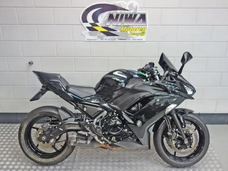 Gebruikte Suzuki GSX 1000 sport met 999cc motor uit 2014 bij NIWA Motoren