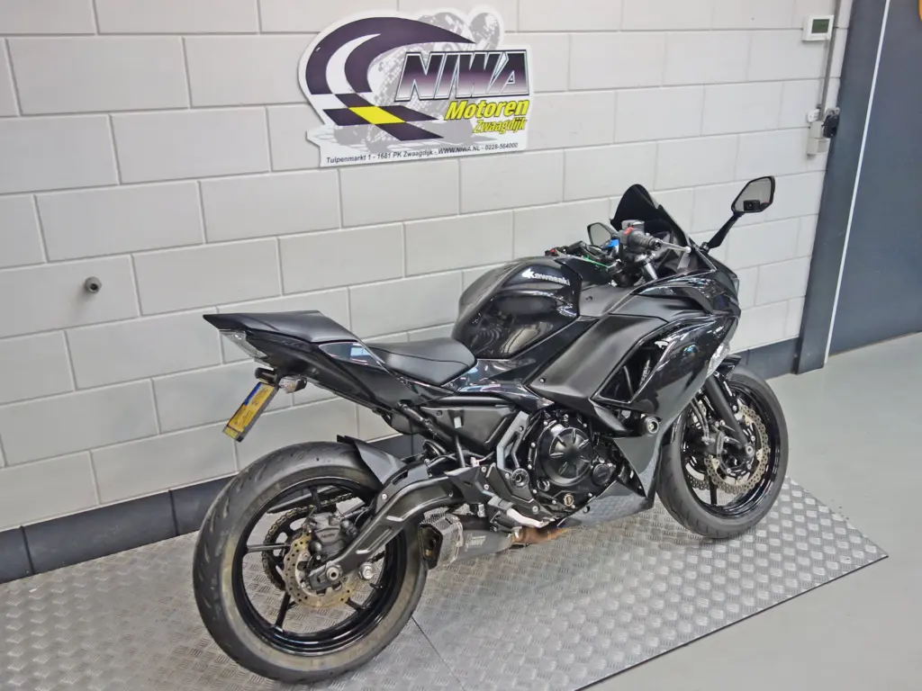 Gebruikte Kawasaki Ninja 650 sport met 649cc motor uit 2020 bij NIWA Motoren