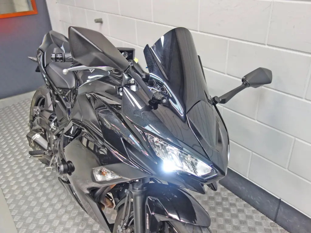 Gebruikte Kawasaki Ninja 650 sport met 649cc motor uit 2020 bij NIWA Motoren