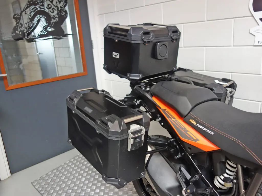 Gebruikte KTM 1290 Super Adventure all-road met 1301cc motor uit 2019 bij NIWA Motoren