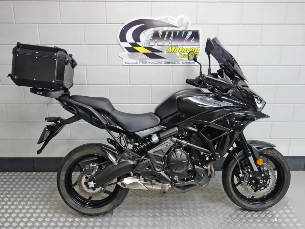 Gebruikte Kawasaki Versys 650 all-road met 649cc motor uit 2026 bij NIWA Motoren