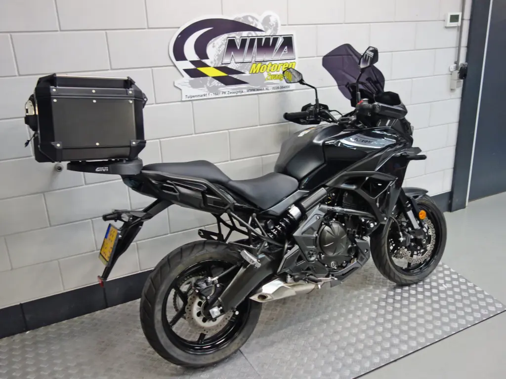 Gebruikte Kawasaki Versys 650 all-road met 649cc motor uit 2026 bij NIWA Motoren