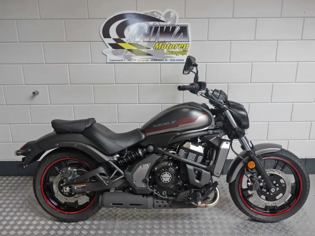 Gebruikte Kawasaki Vulcan chopper met 649cc motor uit 2026 bij NIWA Motoren