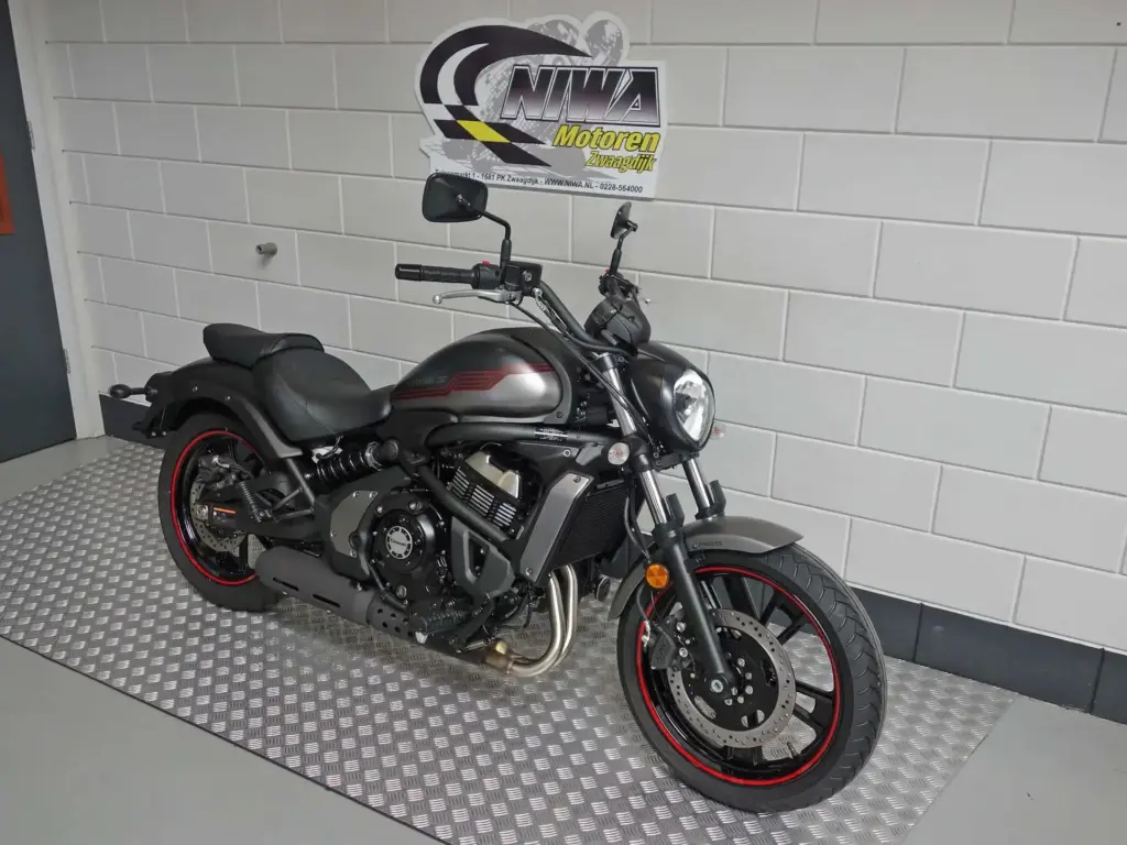 Gebruikte Kawasaki Vulcan chopper met 649cc motor uit 2026 bij NIWA Motoren