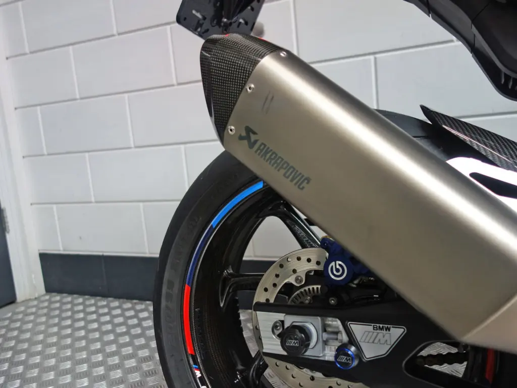 Gebruikte BMW M 1000 R naked bike met 999cc motor uit 2023 bij NIWA Motoren