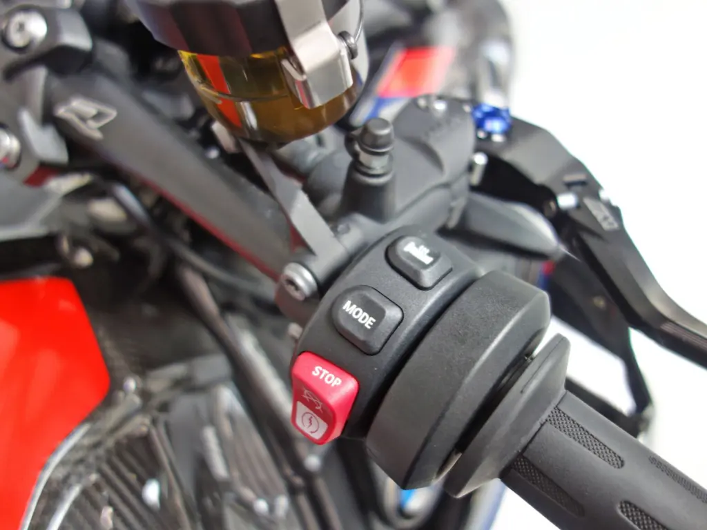 Gebruikte BMW M 1000 R naked bike met 999cc motor uit 2023 bij NIWA Motoren