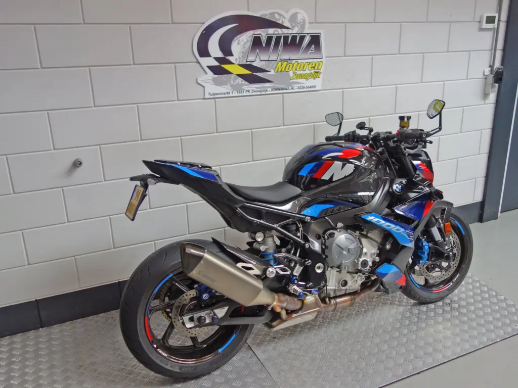 Gebruikte BMW M 1000 R naked bike met 999cc motor uit 2023 bij NIWA Motoren