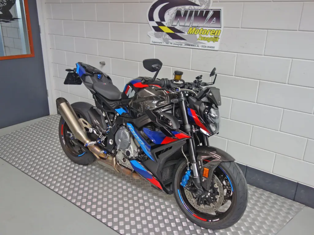 Gebruikte BMW M 1000 R naked bike met 999cc motor uit 2023 bij NIWA Motoren
