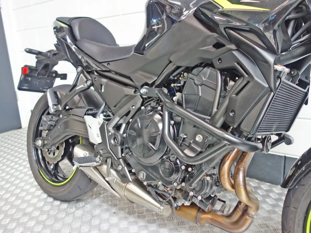 Gebruikte Kawasaki Z650 tour met 649cc motor uit 2024 bij NIWA Motoren