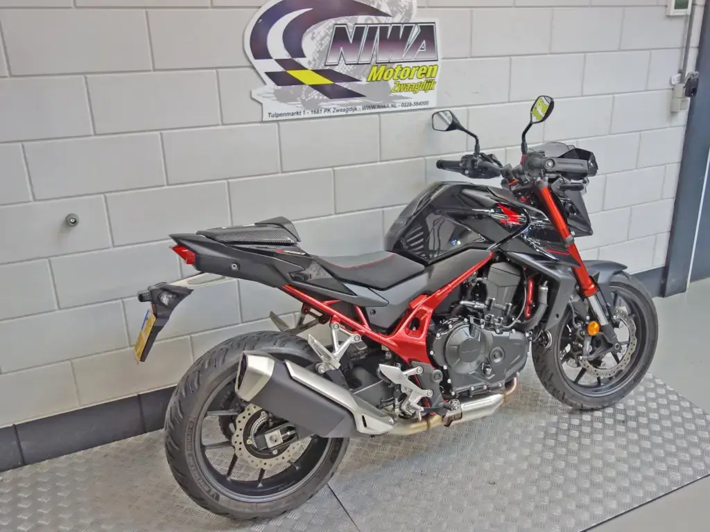 Gebruikte Honda CB 750 tour met 755cc motor uit 2024 bij NIWA Motoren