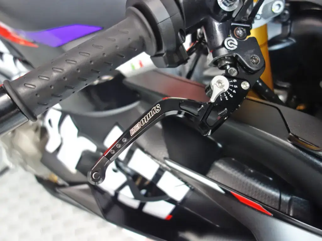 Gebruikte Aprilia RS 660 sport met 659cc motor uit 2021 bij NIWA Motoren