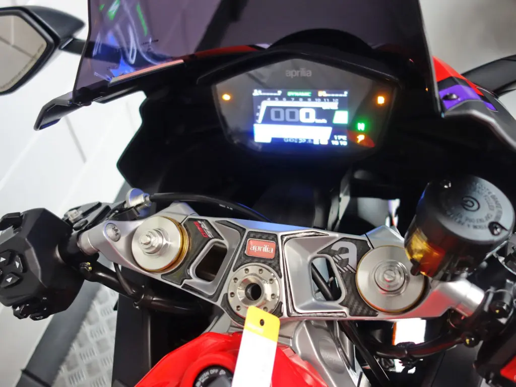 Gebruikte Aprilia RS 660 sport met 659cc motor uit 2021 bij NIWA Motoren